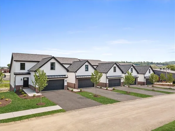223 Hanover Ln, Washington, PA 15342