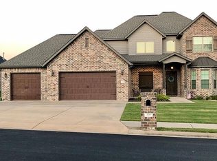 530 Trailwood Cir, Centerton, AR 72719