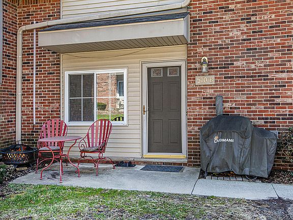 4th image of 570 Kellogg St