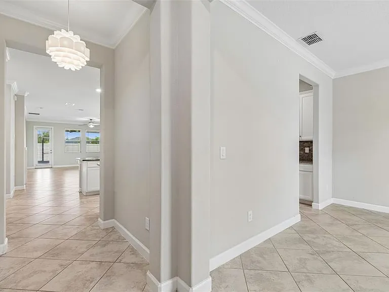 25057 Lambrusco Loop — Photo 8