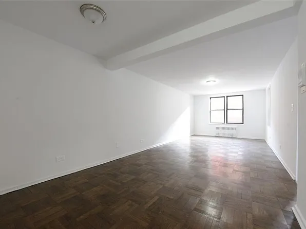 1040 Neilson St APT 3K, Far Rockaway, NY 11691