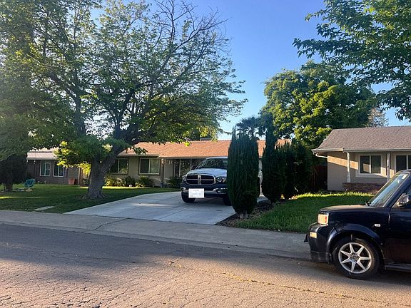 2nd image of 3925 Bainbridge Dr