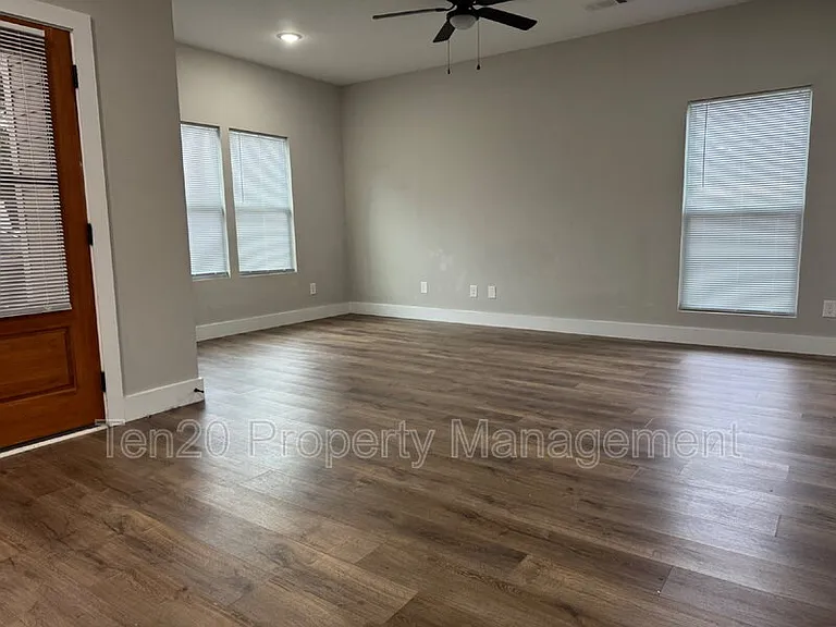 1346 Ingersoll Dr — Photo 4