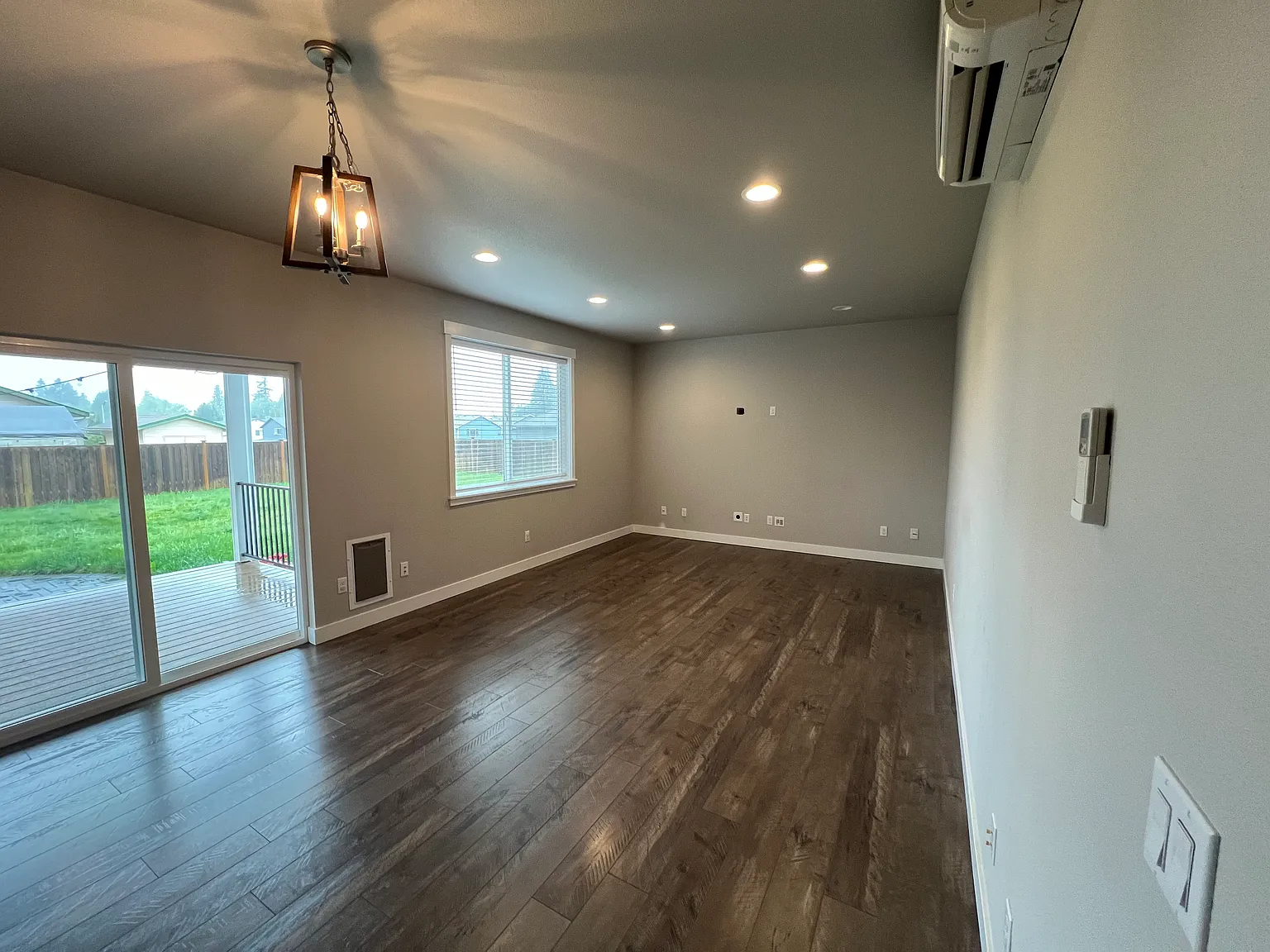 3 bed, 2.5 bath, 1850 sqft, $3,100 — Photo 3