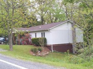 1030 Causeway Dr, Friedens, PA 15541