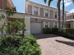 5373 Cove Cir, Naples, FL 34119