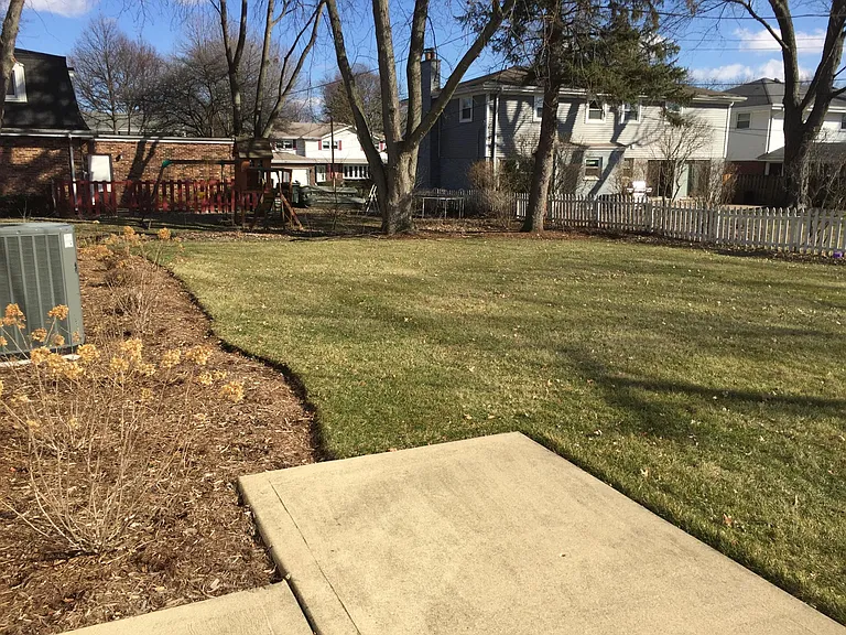 609 W George St — Photo 25