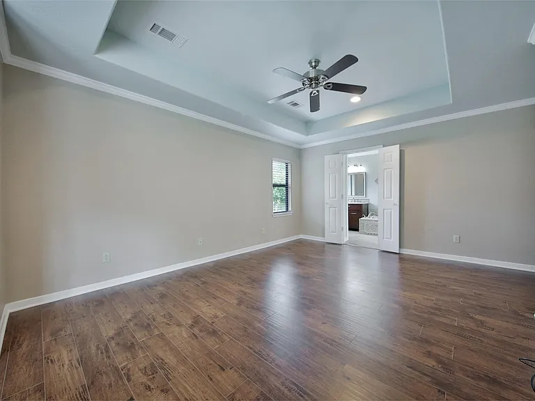 710 W Rollingwood — Photo 18