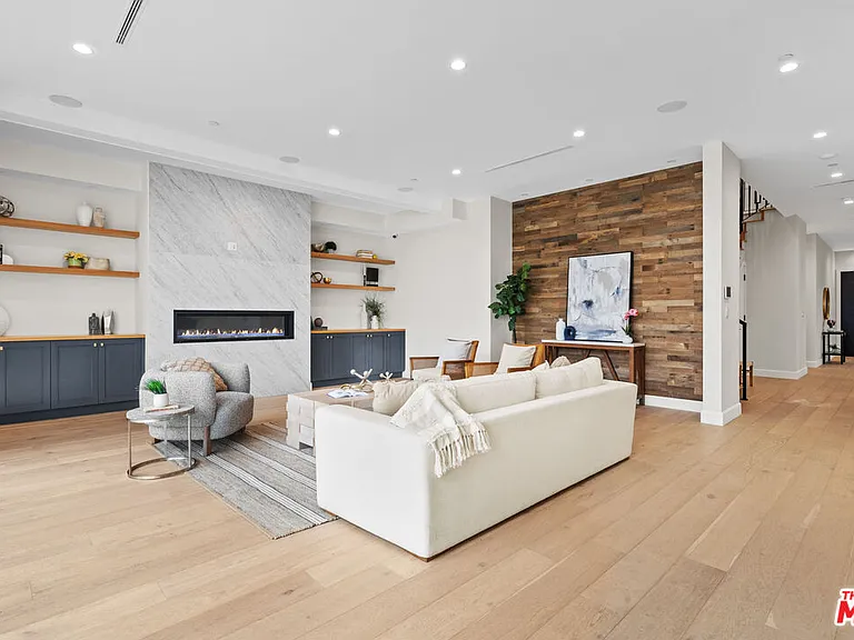 4475 Mammoth Ave — Photo 5