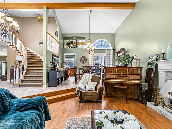 5th image of 32560 Downes Rd