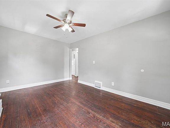 4th image of 7619 Fairham Ave