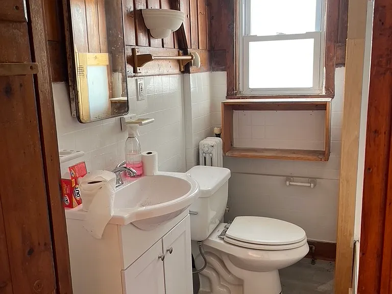 full bathroom