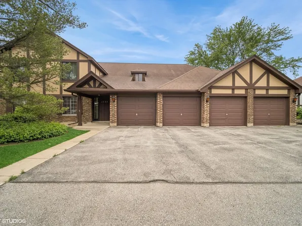 1725 Lakecliffe Dr APT B, Wheaton, IL 60189