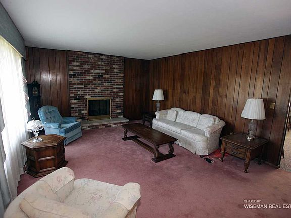 5th image of 350 Martin Dr