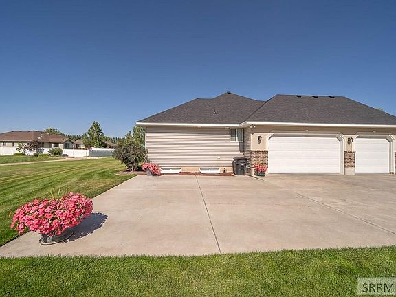 5th image of 3701 E Autumnwood Dr