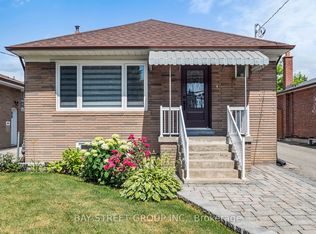 15 Macleod St, Toronto, ON M6L2M7
