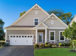 1279 Golfview Ln, Grove City, OH