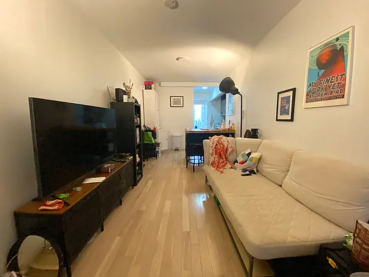 Rented by Capri Jet Realty Corp | media 34