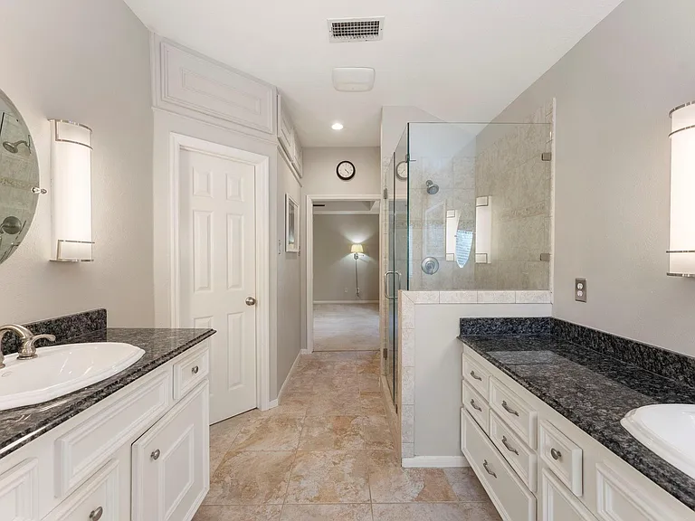 150 W Bristol Oak Cir — Photo 35