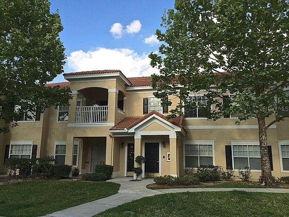 2nd image of 812 Arbor Lakes Cir #812