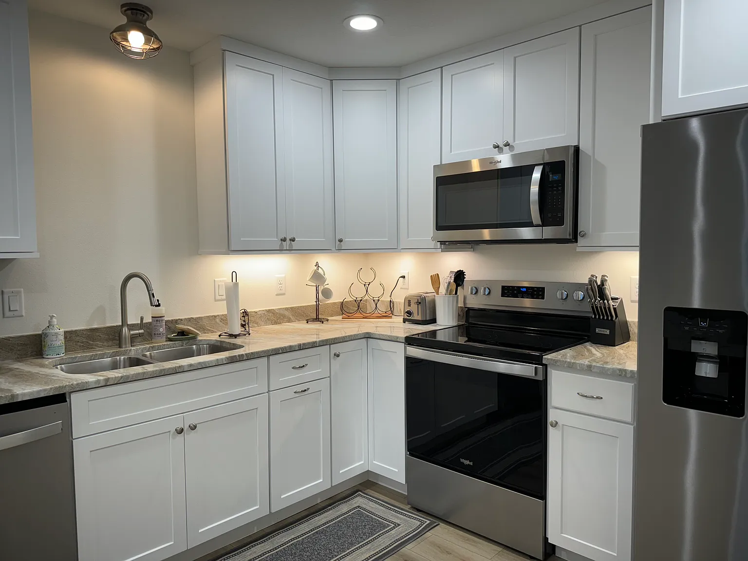 2 bed, 1400 sqft, $3,000 — Photo 3