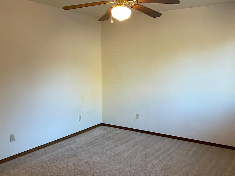 747 E Park St #J — Photo 13