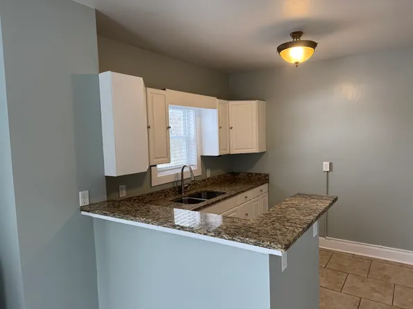 3629 Rocky River Dr Floor 2, Cleveland, OH 44111