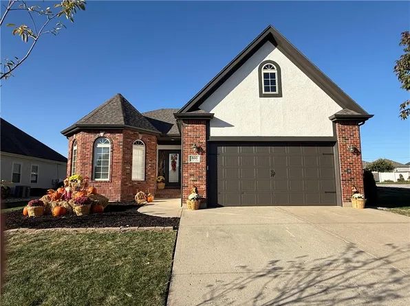 800 NW Cedar Ln, Grain Valley, MO 64029
