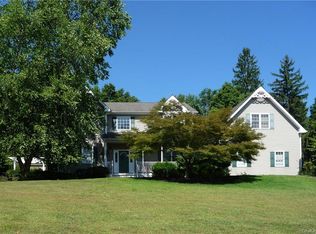 83 Dawn Dr, Westtown, NY 10998