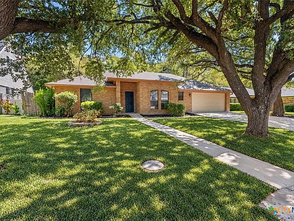 3rd image of 3213 Pecan Valley Dr