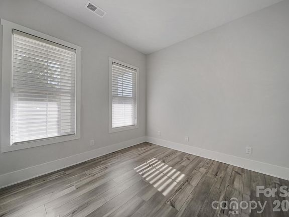 3rd image of 8021 Brookbank Dr