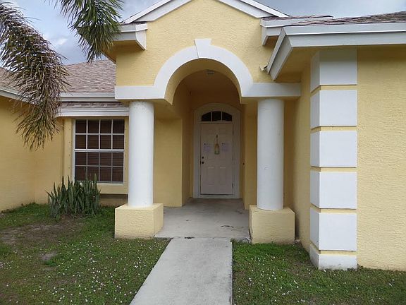 2nd image of 2204 SE Mandrake Circle
