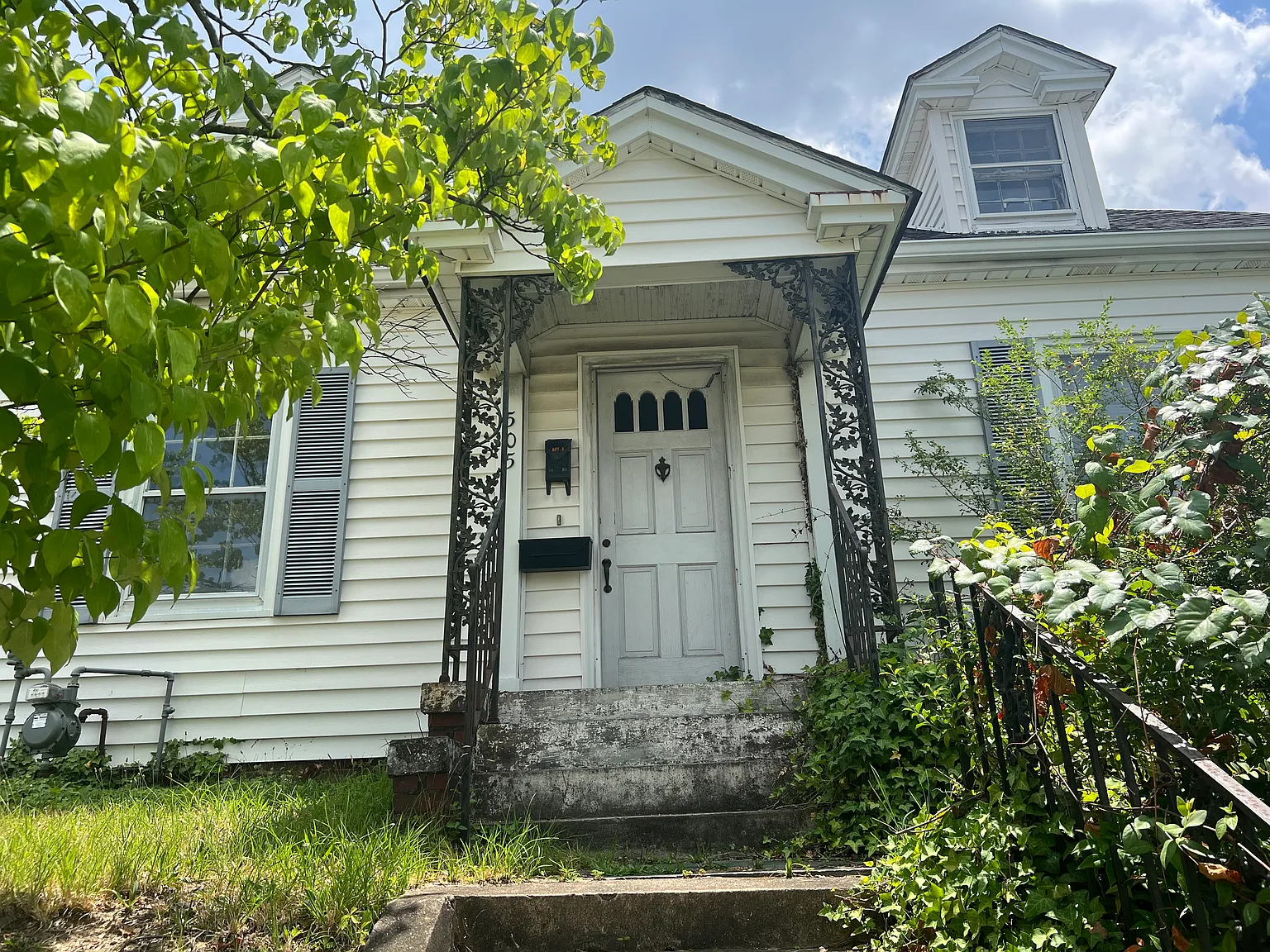 3 bed, 1300 sqft, $1,800 — Photo 2