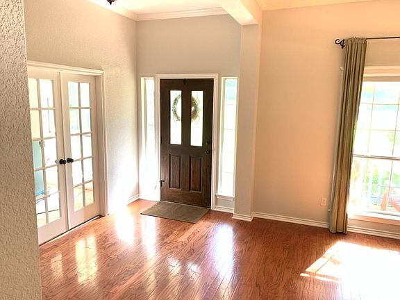 Entry, office, dining