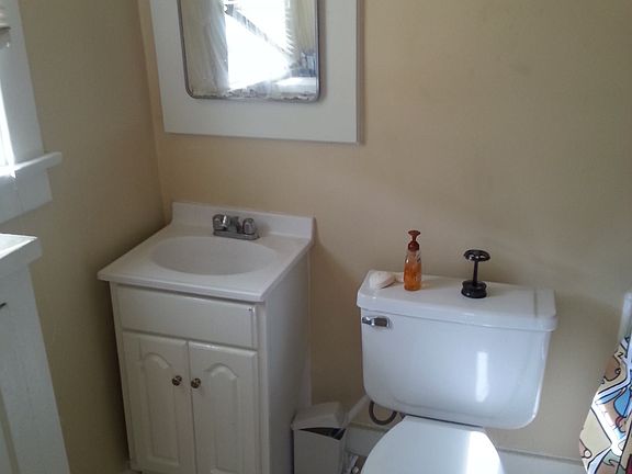3rd image of 1526 Council St
