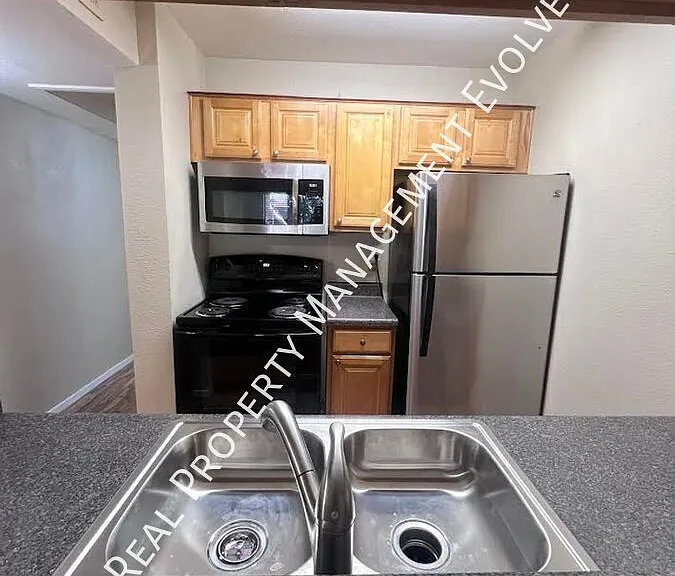 14203 N 19th Ave #1006 — Photo 6