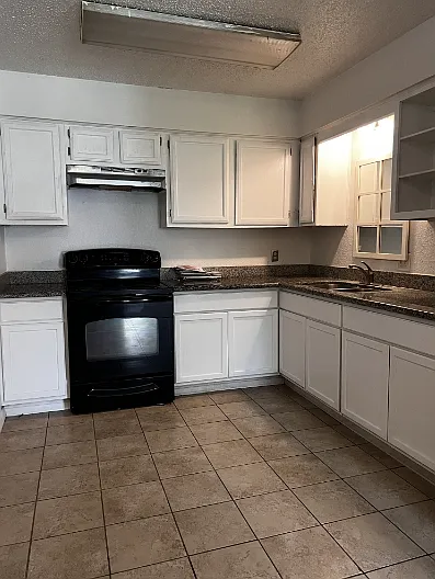 14407 Pine St #4 — Photo 5