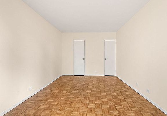 5th image of 211 W 56th St #A27