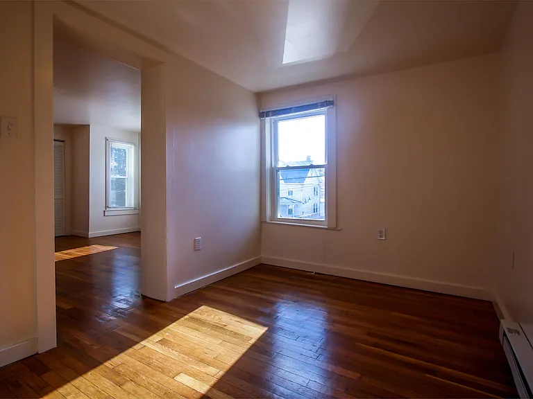 729 Winchester Ave #5 — Photo 6