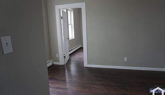 5th image of 447 N 5th St