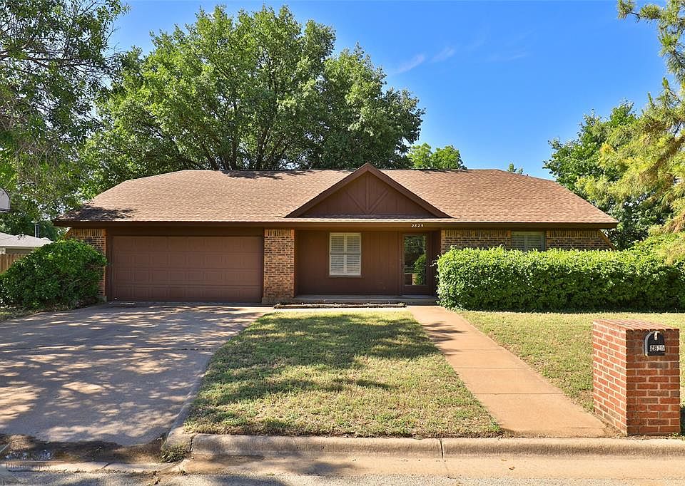 1st image of 2825 Button Willow Ave