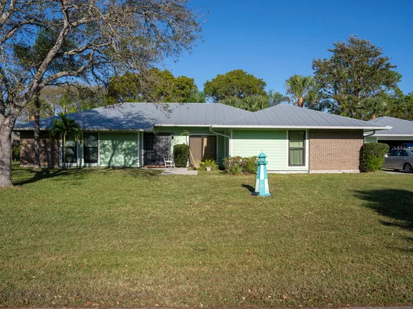 2995 SE Glasgow Drive, Stuart, FL 34997