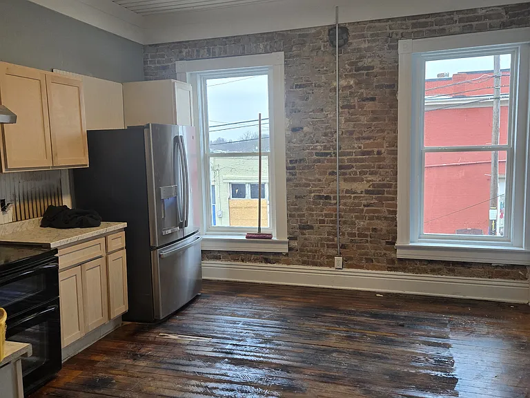 15 S Main St #4 — Photo 2