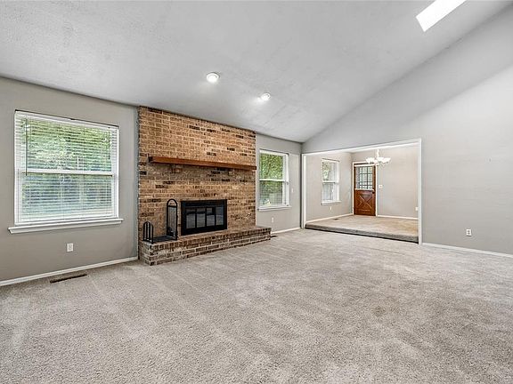 5th image of 2107 Park Pl