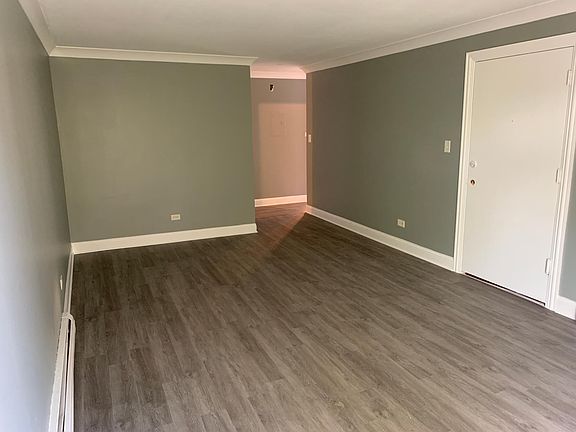 4th image of 5648 Saint James Ct APT 1E