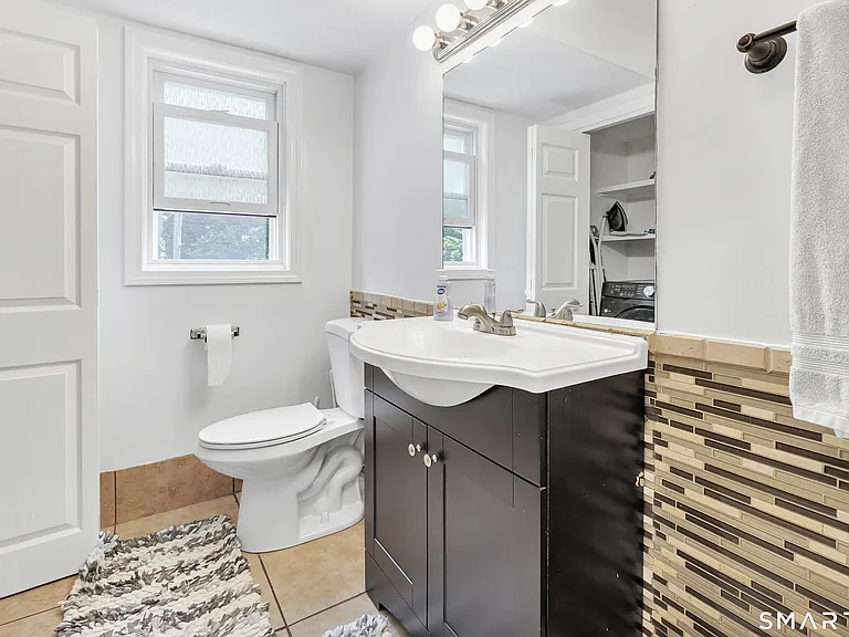66 Washington Rd — Photo 23