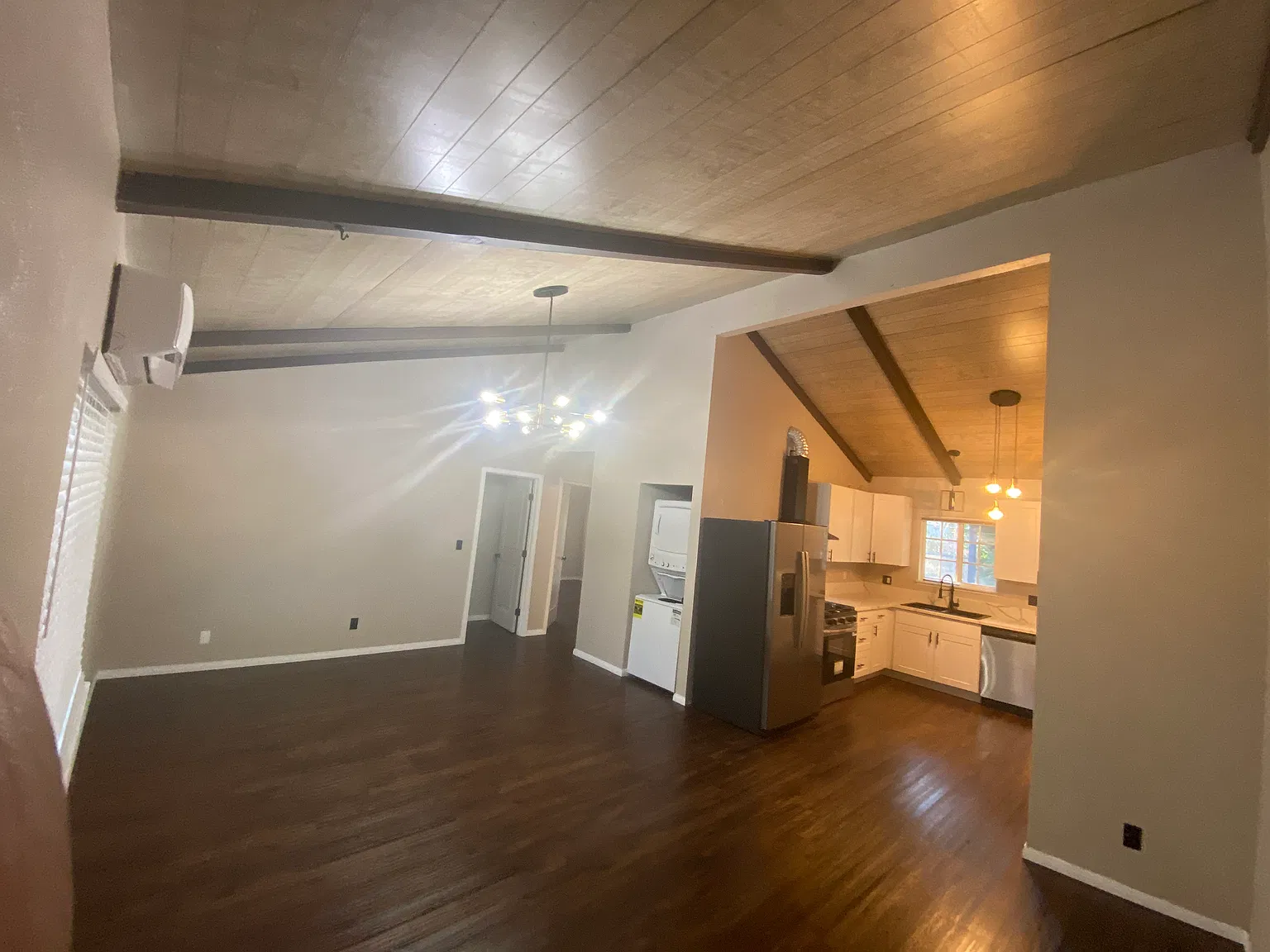 221 S Valley St — Photo 4