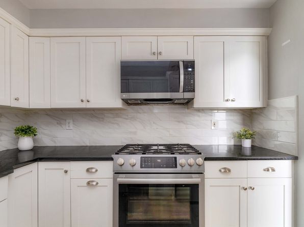 116 Milton St UNIT 231, Dedham, MA 02026