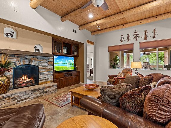 2nd image of 1006 Prairie Zinnia Dr