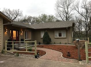 8 Lookout Rd, White Bear Lake, MN 55110